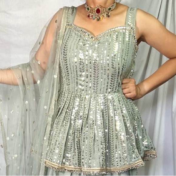 Embroidered Indian Lehenga - Picture 7 of 8